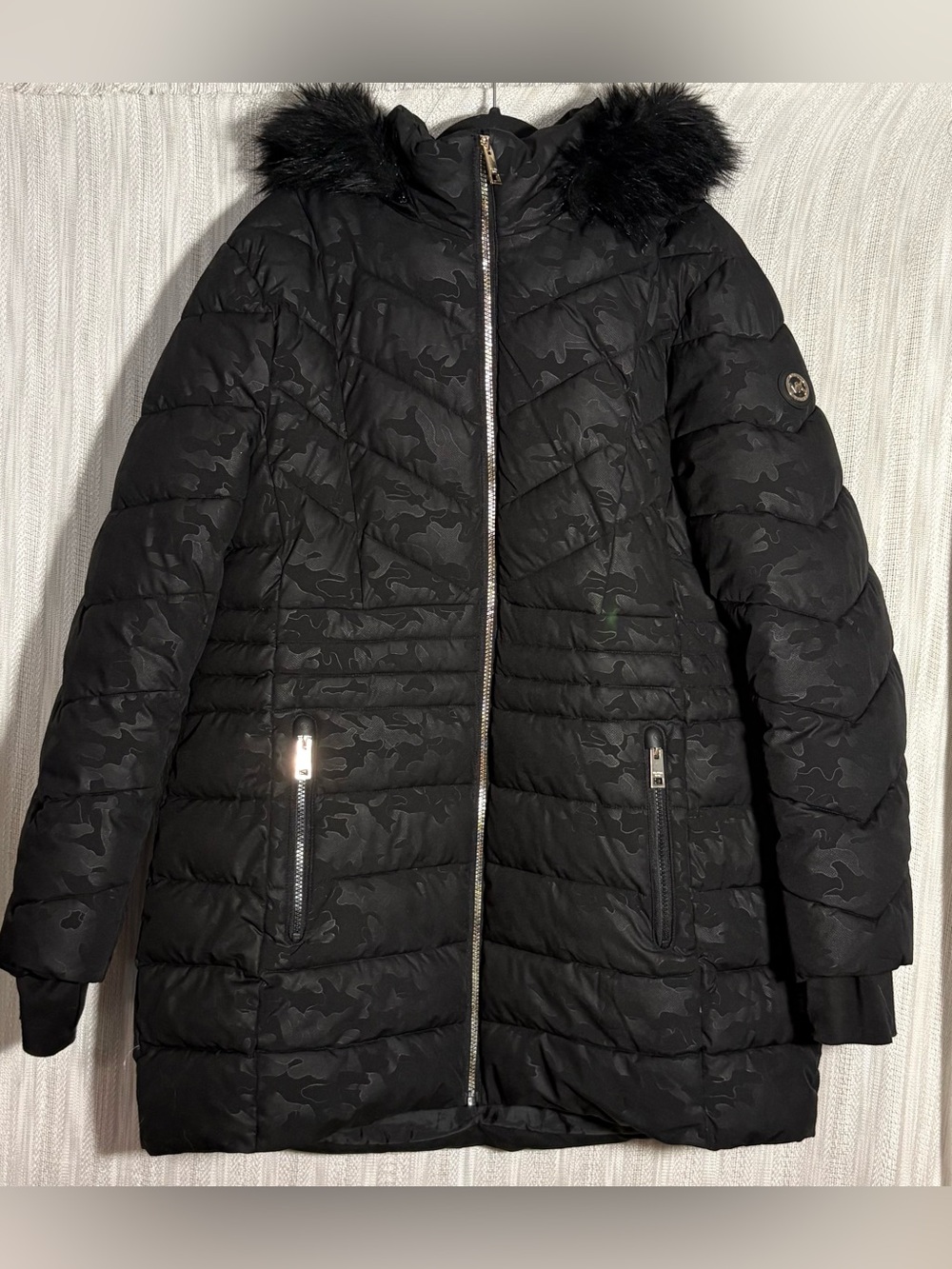 Michael Kors Black Camo Puffer Jacket Faux Fur Hood Quilted Mid-Length